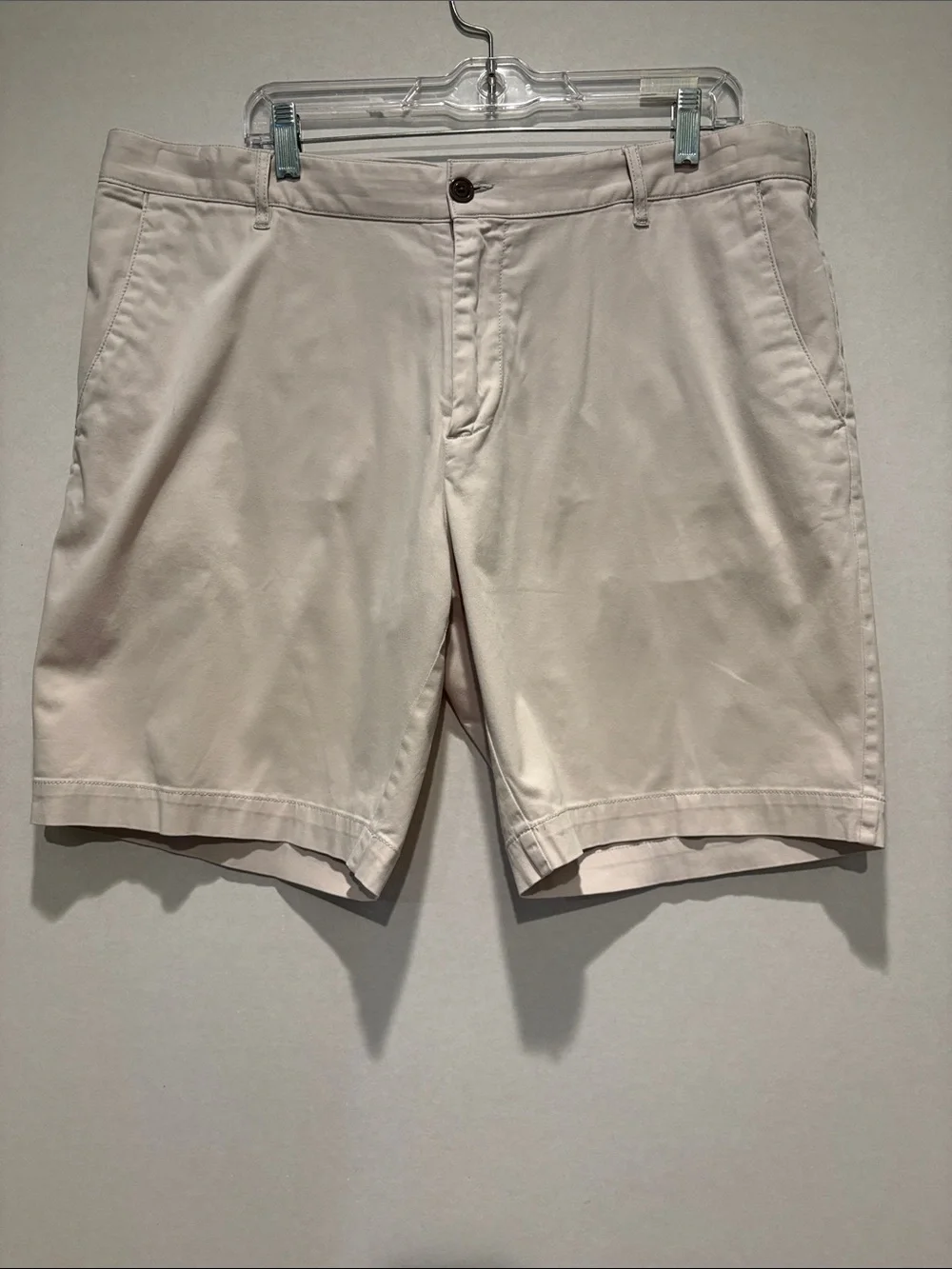 Faherty - Men's Essential Chino Short. Size 38. Khaki, Stone.